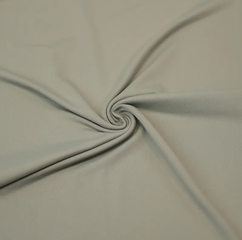 Quần legging được làm bằng gì?